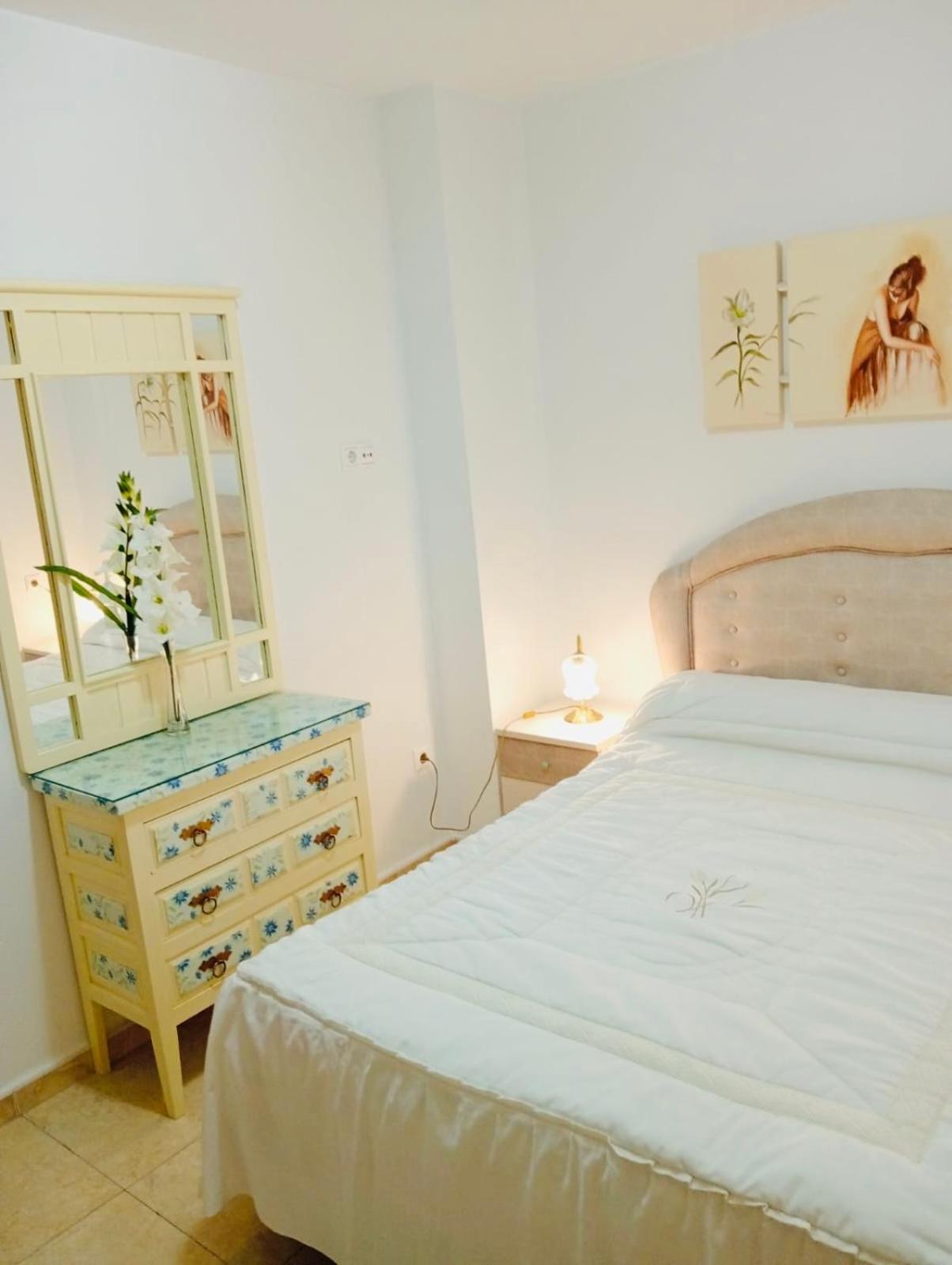 Apartamentos San Anton Вільярробледо Екстер'єр фото